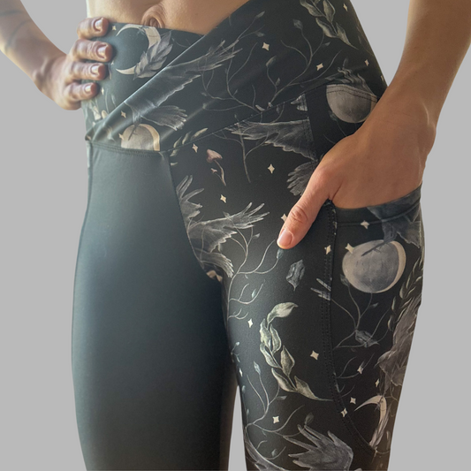 Crossover leggings with pockets